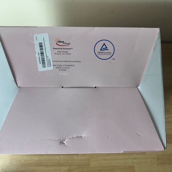 FINISHING TOUCH FLAWLESS BEAUTY MINI FRIDGE FOR SKINCARE & MAKEUP REFRIGERATOR - Picture 7 of 9